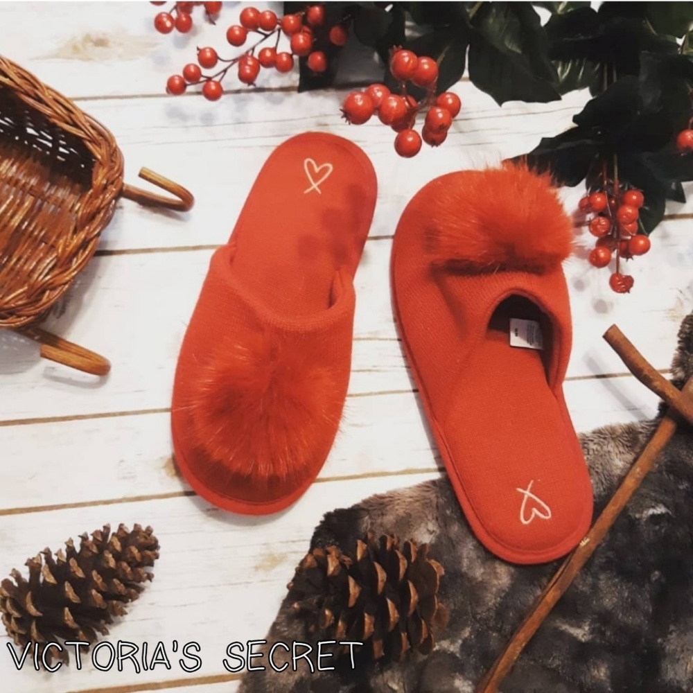 Christmas Holiday Puffball Sandal Slippers
